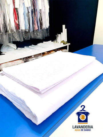 Lavanderia Água de Sabão: Limpeza de Cobre Leito e Roupa de Cama.